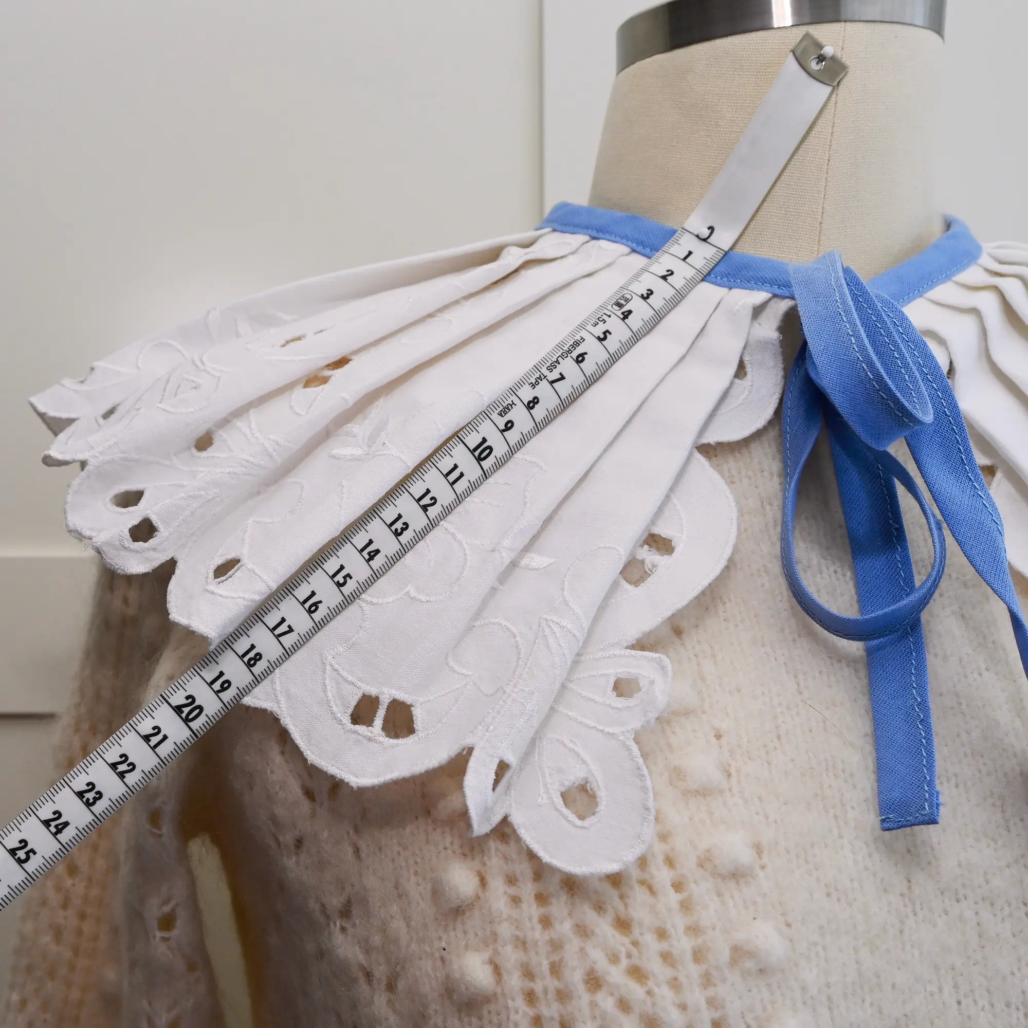 Vintage Tablecloth Pleated Collar - Size Small