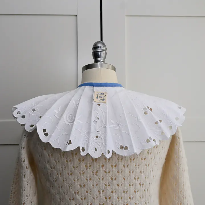 Vintage Tablecloth Pleated Collar - Size Small