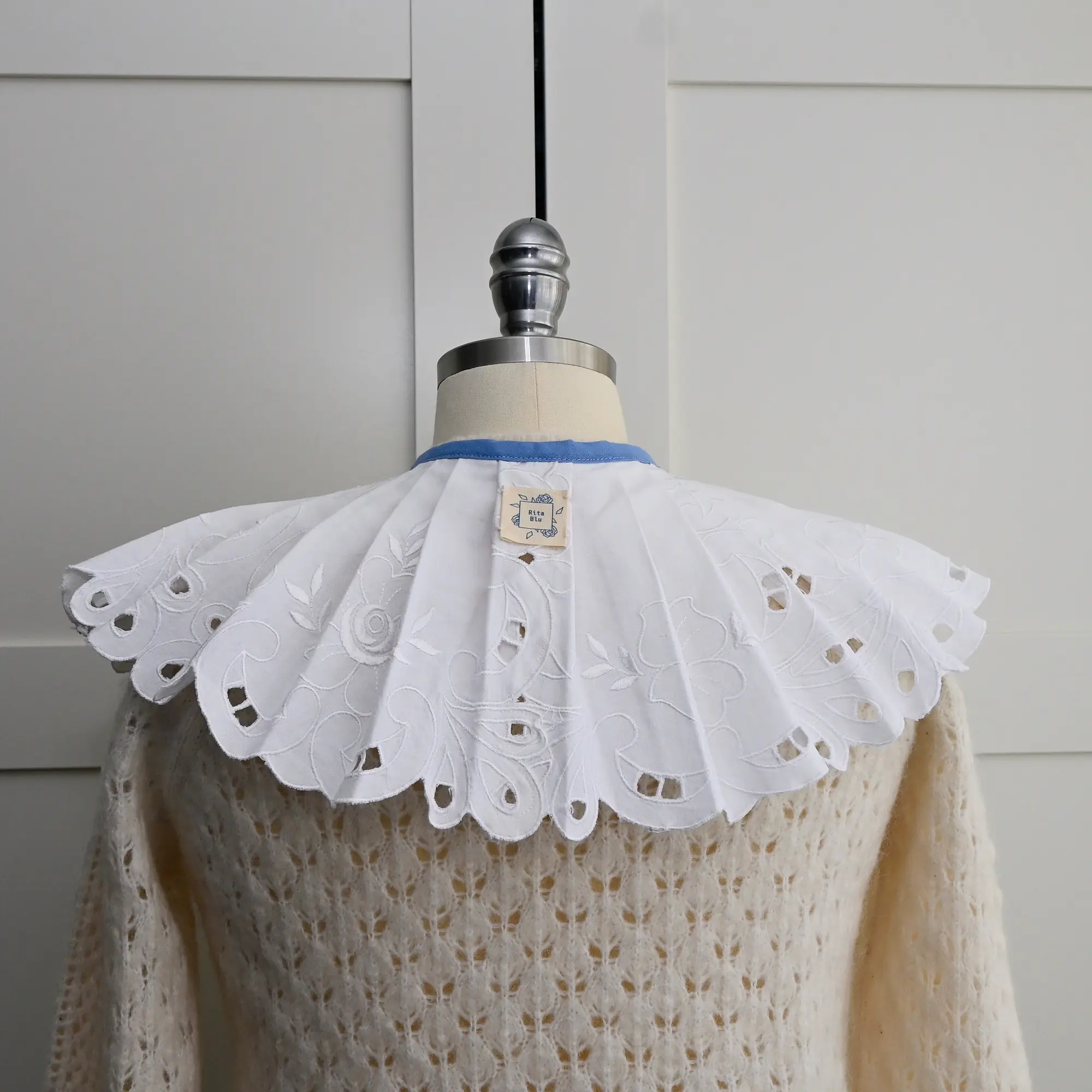 Vintage Tablecloth Pleated Collar - Size Small