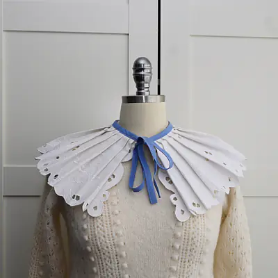 Vintage Tablecloth Pleated Collar - Size Small primary image