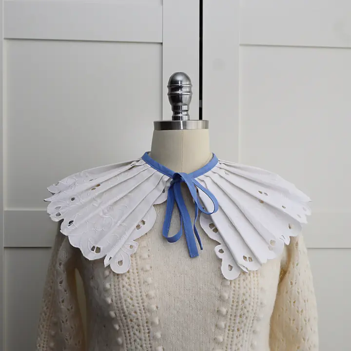 Vintage Tablecloth Pleated Collar - Size Small